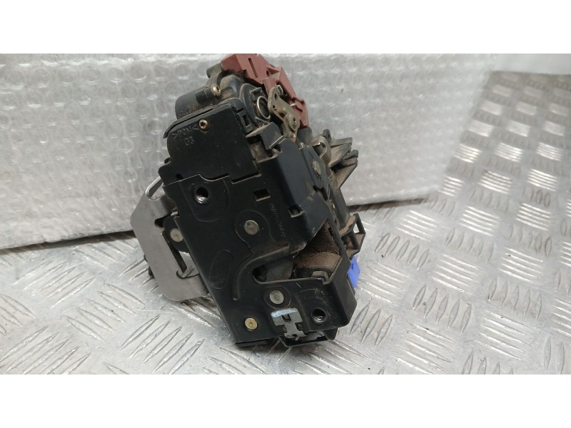 Recambio de cerradura puerta delantera izquierda para audi a3 (8p1) 2.0 tdi 16v referencia OEM IAM 4E1837015  
