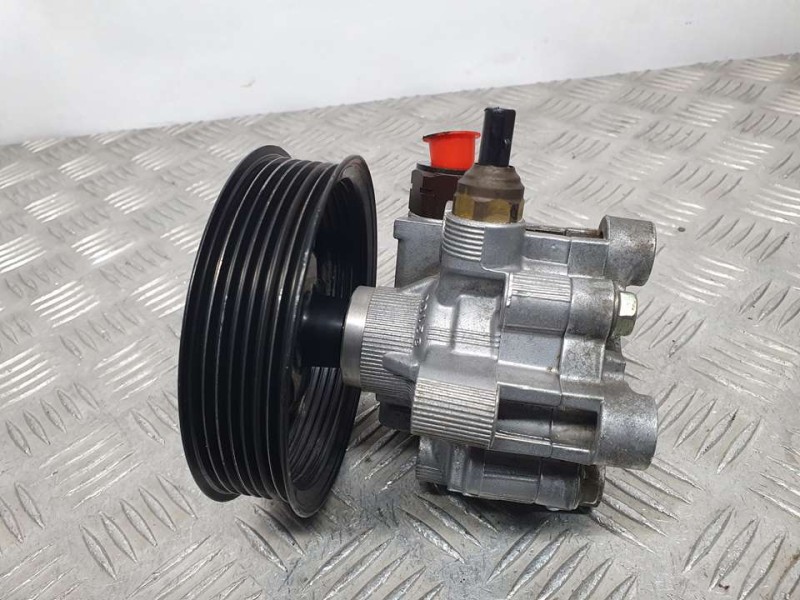Recambio de bomba direccion para toyota avensis berlina (t25) 2.0 executive berlina (5-ptas.) referencia OEM IAM SIN REF  