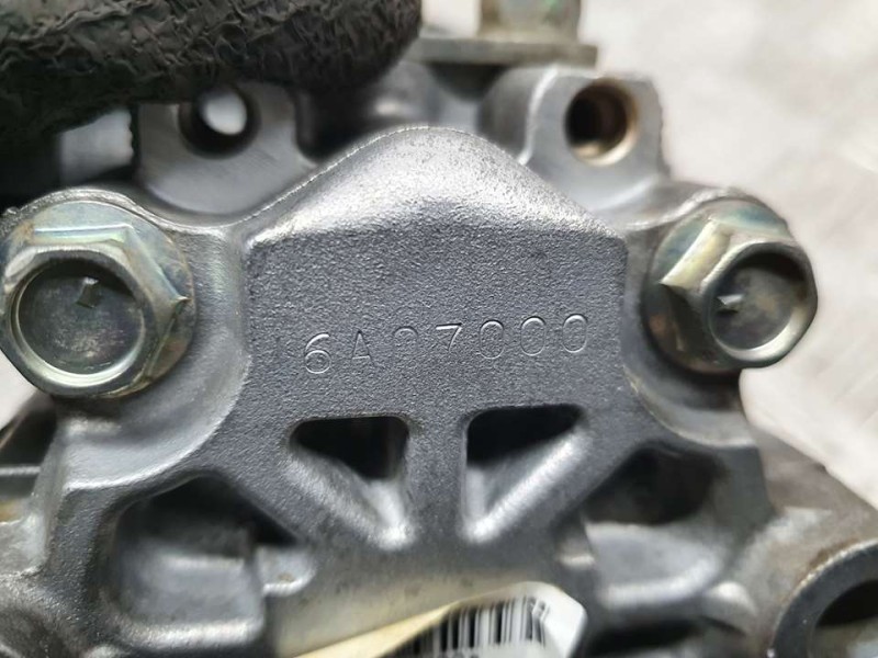 Recambio de bomba direccion para toyota avensis berlina (t25) 2.0 executive berlina (5-ptas.) referencia OEM IAM SIN REF  