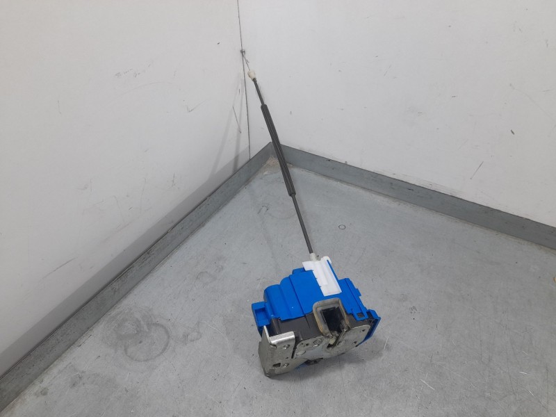 Recambio de cerradura puerta delantera derecha para fiat 500l (351_, 352_) 1.4 (199lyb1b) referencia OEM IAM 52018118  