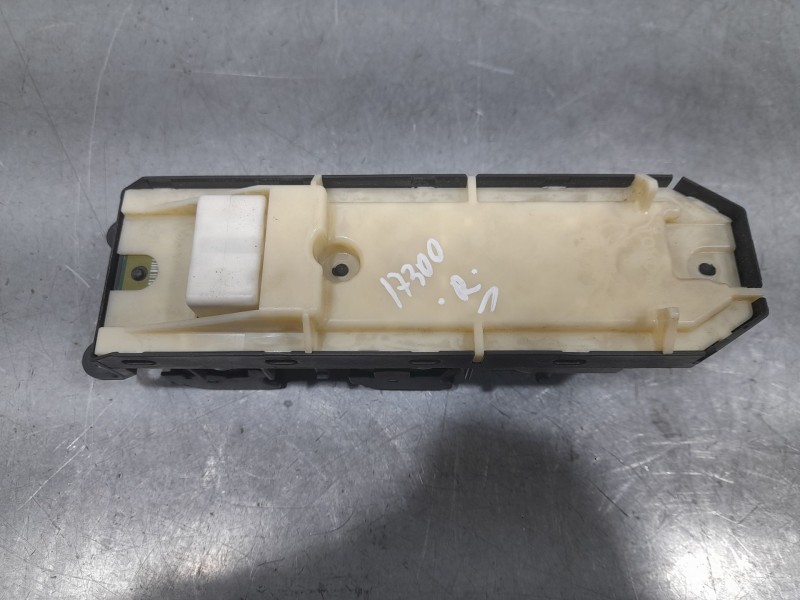 Recambio de mando elevalunas delantero izquierdo para lexus ct (zwa10_) 200h (zwa10_) referencia OEM IAM 8404033100  