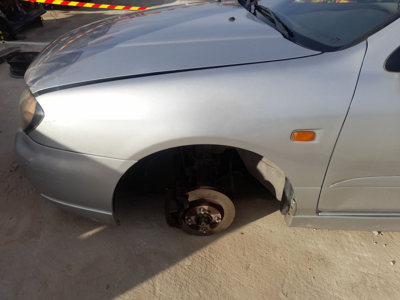 Recambio de aleta delantera izquierda para nissan primera hatchback (p11) 1.6 16v referencia OEM IAM   