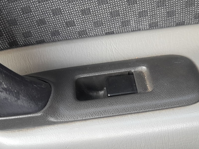 Recambio de mando elevalunas delantero derecho para nissan primera hatchback (p11) 1.6 16v referencia OEM IAM   