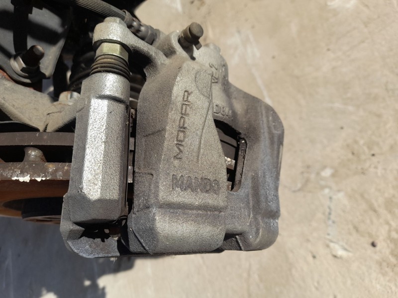 Recambio de pinza freno delantera derecha para jeep compass (mp, m6, mv, m7) 1.3 referencia OEM IAM   