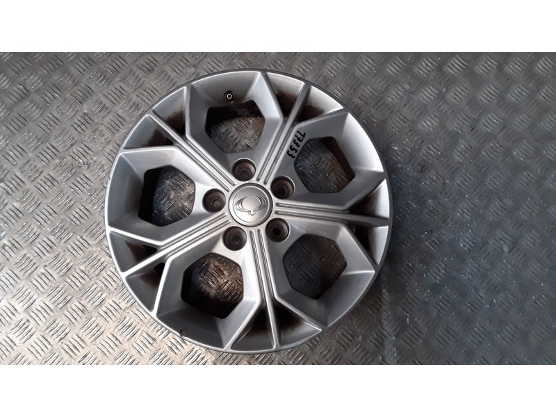 Recambio de llanta aluminio para ssangyong tivoli 1.5 referencia OEM IAM 6X16 5 TORN ET43  ALUMINIO