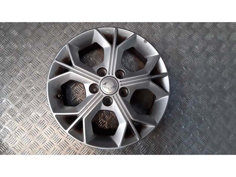 Recambio de llanta aluminio para ssangyong tivoli 1.5 referencia OEM IAM 6X16 5 TORN ET43 ROZADA ALUMINIO