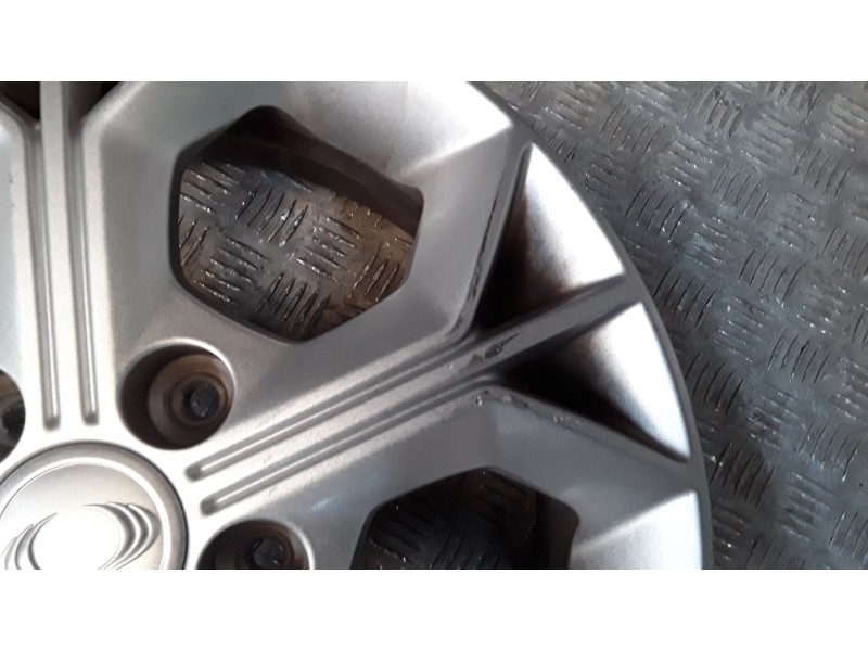 Recambio de llanta aluminio para ssangyong tivoli 1.5 referencia OEM IAM 6X16 5 TORN ET43 ROZADA ALUMINIO