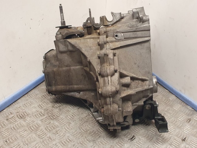 Recambio de caja cambios para peugeot 308 sw urban referencia OEM IAM 20EA01 0323595 6VELOCIDADES