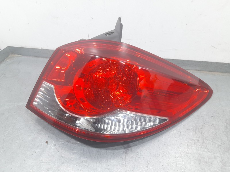 Recambio de piloto trasero derecho para chevrolet cruze (j300) 1.6 referencia OEM IAM 95365877  