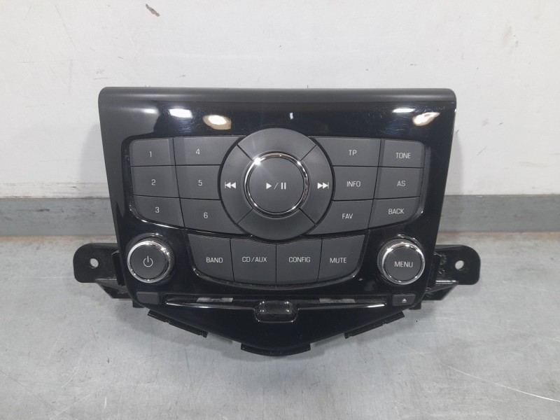 Recambio de mando radio para chevrolet cruze (j300) 1.6 referencia OEM IAM 95979459  