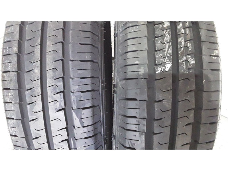 Recambio de neumatico pareja para neumaticos nuevos - referencia OEM IAM 1957015104R SAILUN 195/70/15/104R