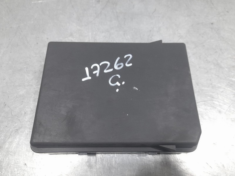 Recambio de caja reles / fusibles para renault captur ii (hf_) tce 140 (hfn0) referencia OEM IAM 284B73384R  