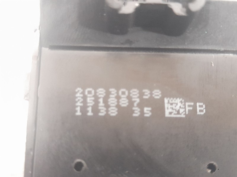 Recambio de mando elevalunas delantero izquierdo para chevrolet cruze (j300) 1.6 referencia OEM IAM 20830838  