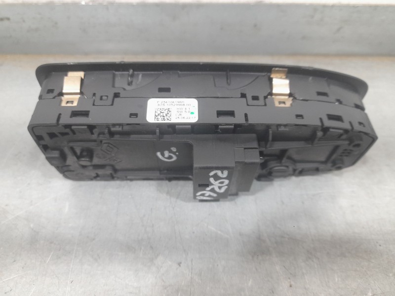 Recambio de mando elevalunas delantero izquierdo para renault captur ii (hf_) tce 140 (hfn0) referencia OEM IAM 254104196R C/MAN