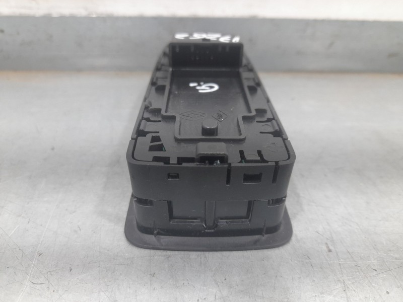 Recambio de mando elevalunas delantero izquierdo para renault captur ii (hf_) tce 140 (hfn0) referencia OEM IAM 254104196R C/MAN