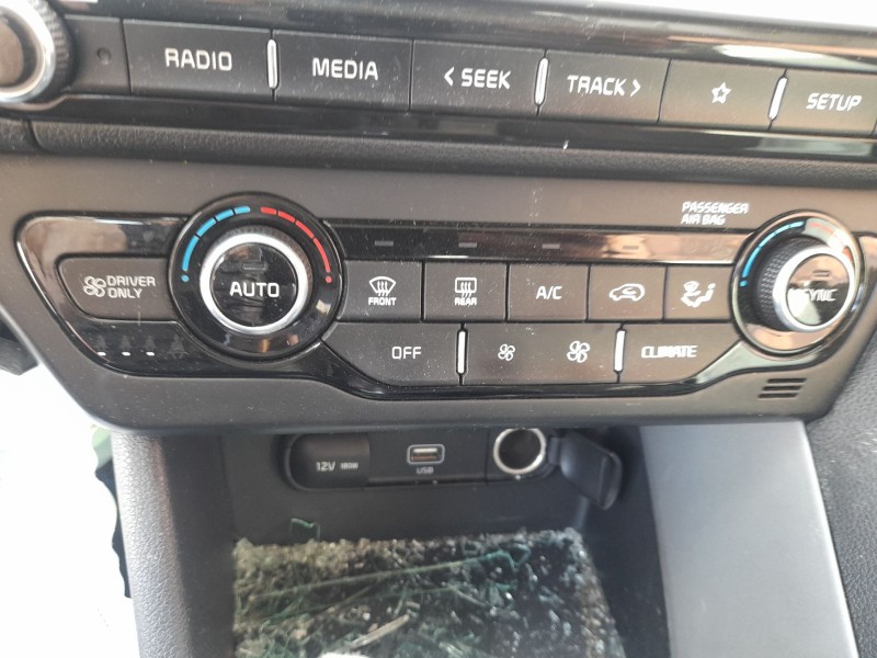 Recambio de mando climatizador para kia niro (de) 1.6 gdi hybrid referencia OEM IAM   