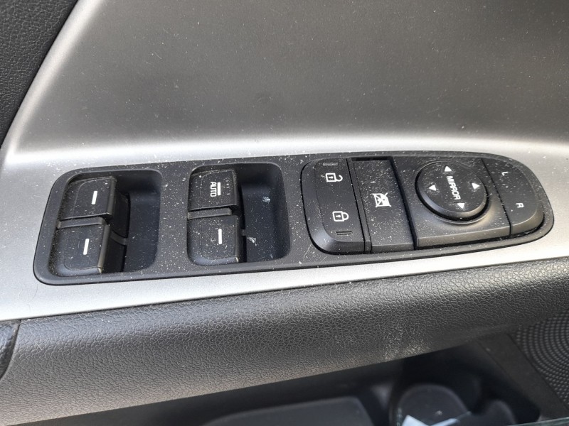 Recambio de mando elevalunas delantero izquierdo para kia niro (de) 1.6 gdi hybrid referencia OEM IAM  C/MANDO RETROVISOR 