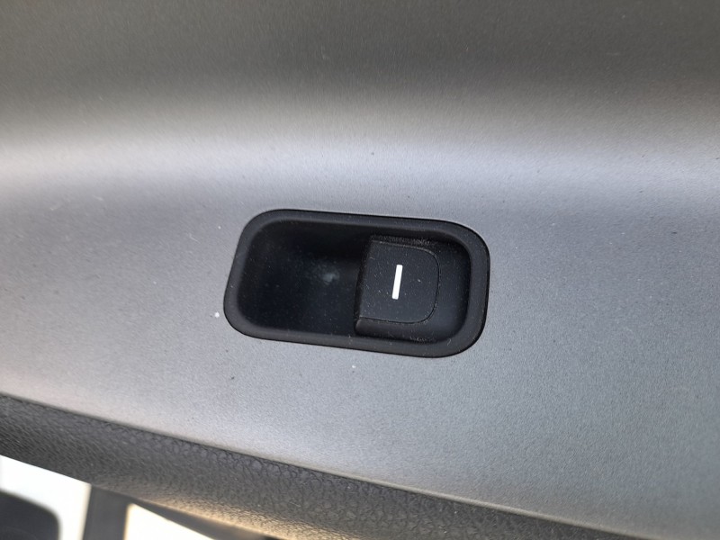 Recambio de mando elevalunas trasero derecho para kia niro (de) 1.6 gdi hybrid referencia OEM IAM   