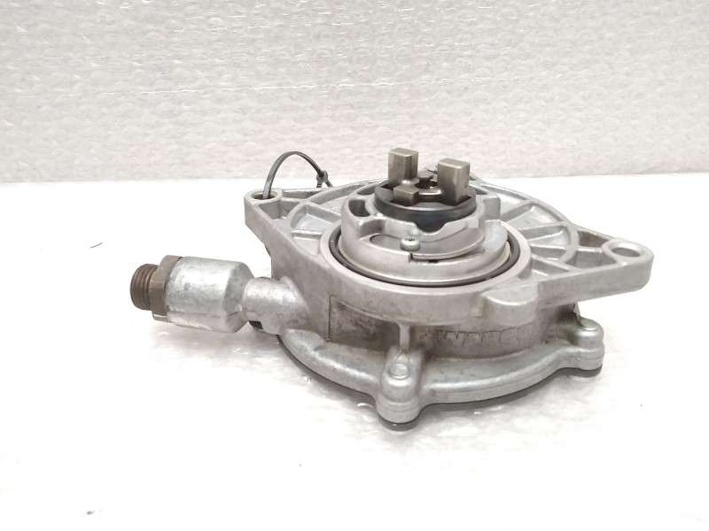 Recambio de depresor freno / bomba vacio para ssangyong kyron 2.7 turbodiesel cat (euro 4) referencia OEM IAM 0100300030 A665230
