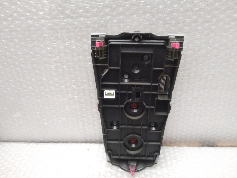 Recambio de mando climatizador para toyota yaris (ksp9/scp9/nlp9) básico referencia OEM IAM 559000D210  