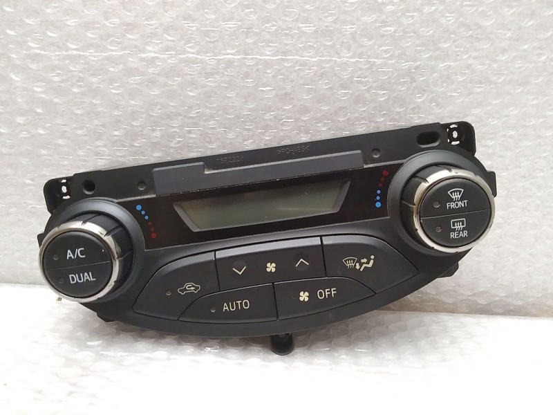 Recambio de mando climatizador para toyota yaris hsd active referencia OEM IAM 559000D340  