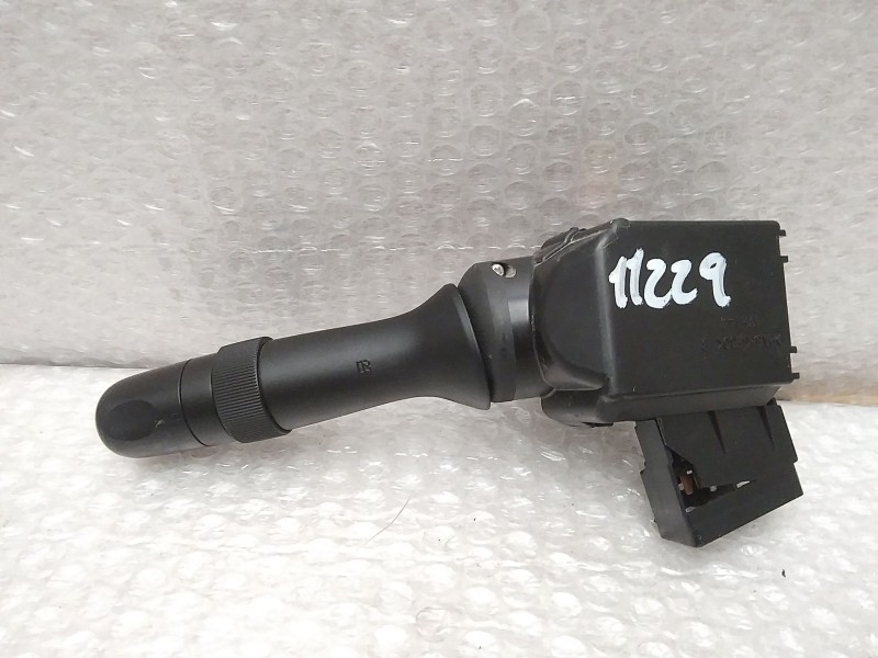 Recambio de mando limpia para toyota auris luna referencia OEM IAM 02420 17F244 G31