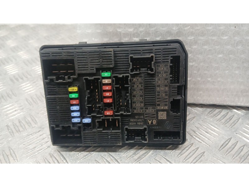 Recambio de caja reles / fusibles para dacia sandero iii 1.0 tce 90 referencia OEM IAM   