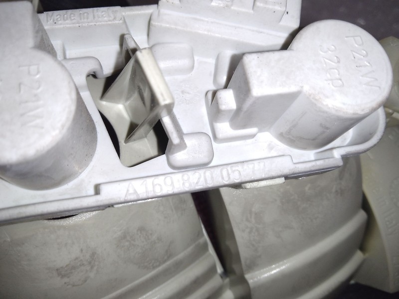 Recambio de piloto trasero izquierdo para mercedes-benz clase b (w245) 180 cdi (245.207) referencia OEM IAM A1698201564  INTERIO