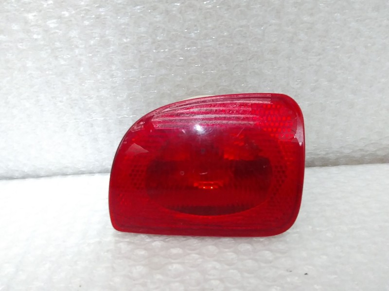 Recambio de faro antiniebla trasero izquierdo para dacia dokker ambiance referencia OEM IAM 8200419906 X61RENBR VALEO