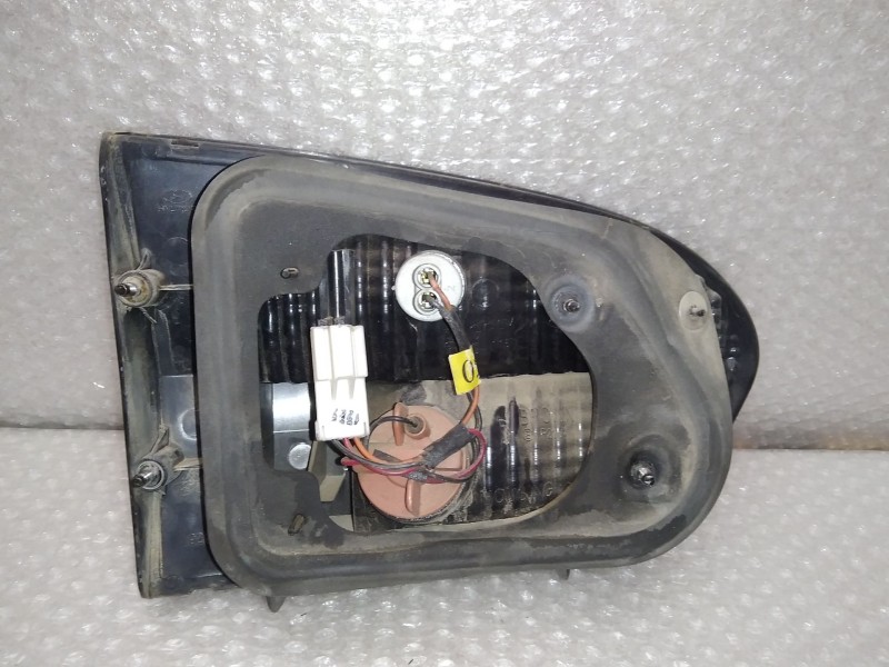 Recambio de piloto trasero derecho para hyundai h 1 h 1 combi con puerta de dos referencia OEM IAM 924064A61 TOCADO INTERIOR