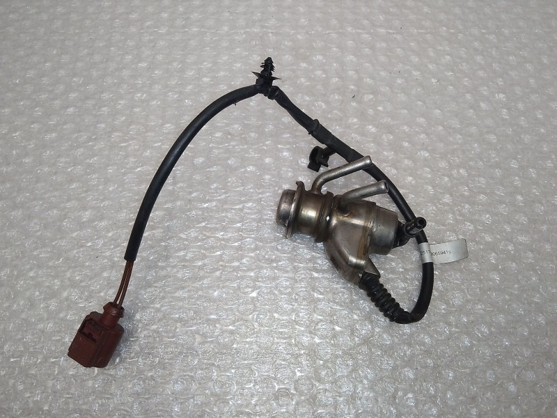 Recambio de inyector adblue para skoda superb (3v3) active referencia OEM IAM 04L131113P 0444025042 BOSCH