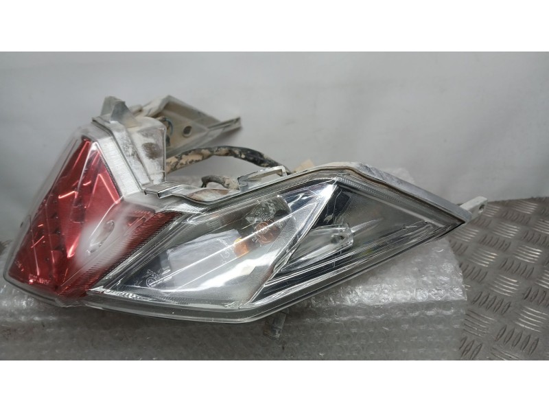 Recambio de piloto trasero central para sym jet jet 4 50 referencia OEM IAM   