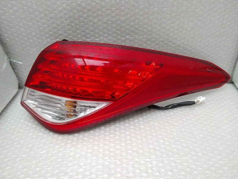 Recambio de piloto trasero derecho para hyundai i40 comfort referencia OEM IAM 924013Z300  EXTERIOR