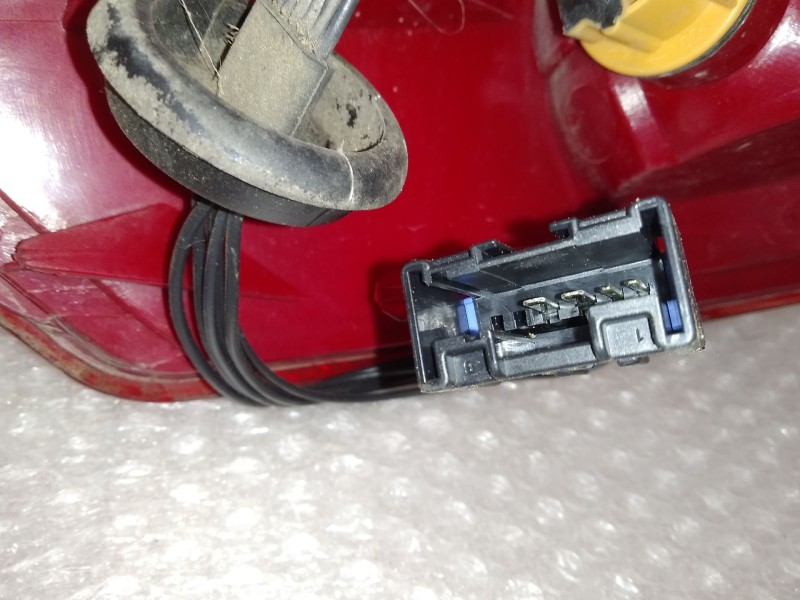 Recambio de piloto trasero derecho para citroën c4 berlina collection referencia OEM IAM 9655863980  VISTEON