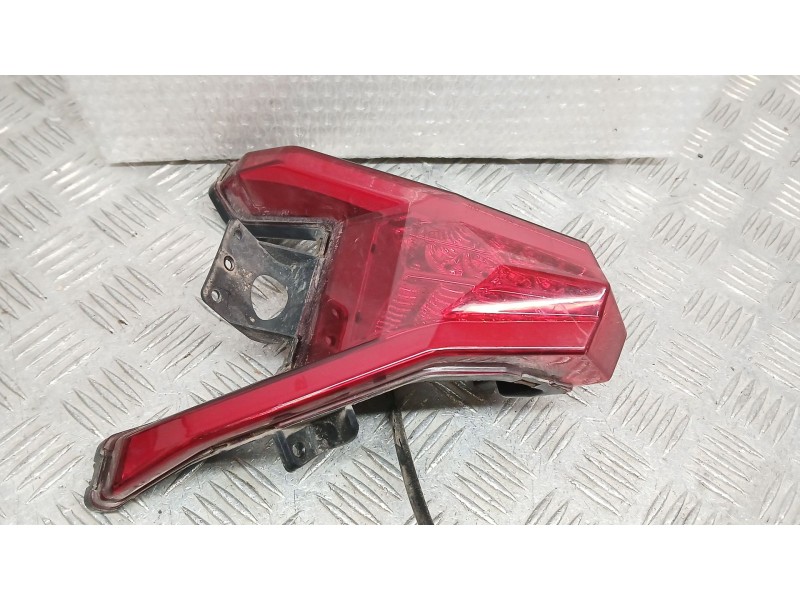 Recambio de piloto trasero central para e-broh strada 20th alex strada 20th referencia OEM IAM   