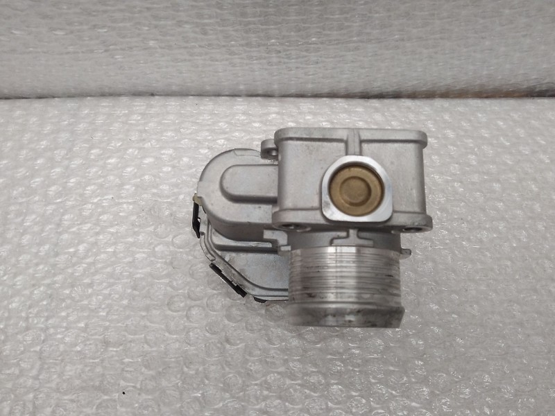 Recambio de caja mariposa para peugeot 308 1.6 16v referencia OEM IAM 980723858002 98359L01 VALEO