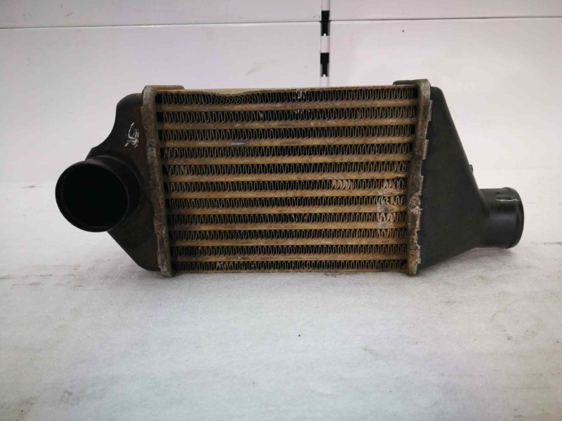 Recambio de intercooler para fiat uno (146) 1.4 turbo referencia OEM IAM 37300203 7549437 