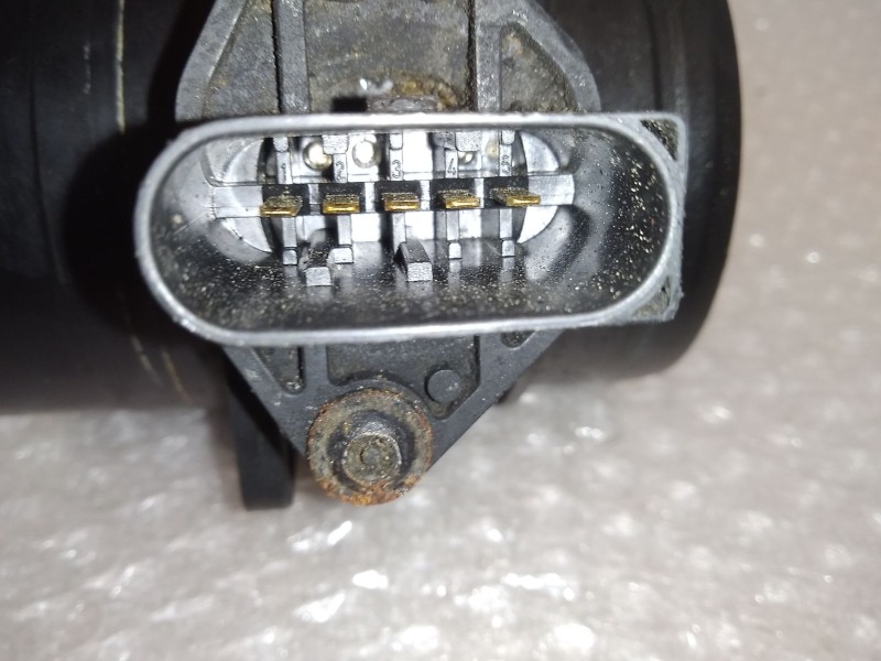 Recambio de caudalimetro para volkswagen passat berlina (3b3) highline referencia OEM IAM 074906461B 0281002461 BOSCH