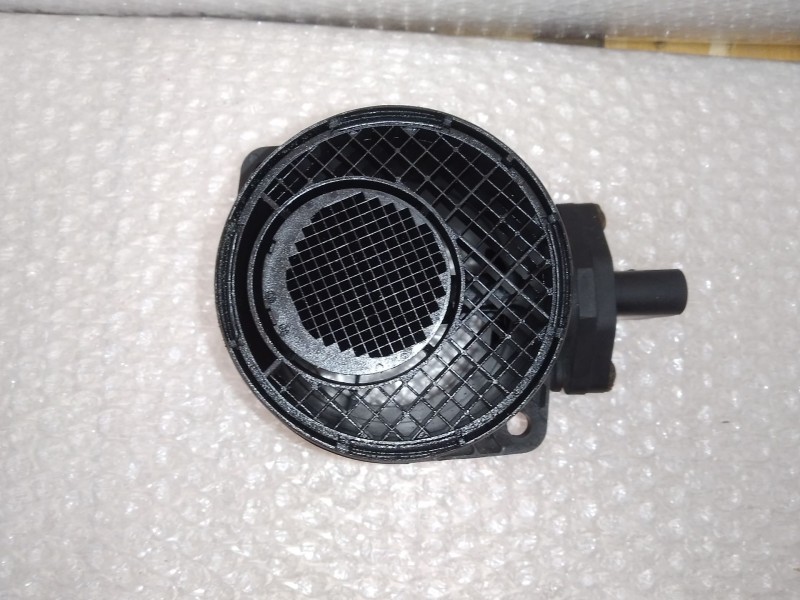 Recambio de caudalimetro para volkswagen passat berlina (3b3) highline referencia OEM IAM 074906461B 0281002461 BOSCH