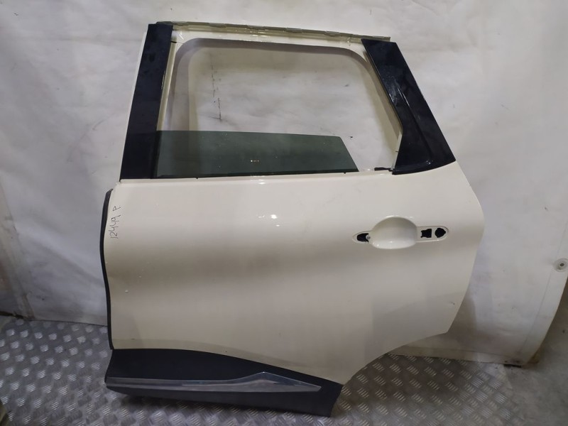 Recambio de puerta trasera izquierda para renault captur intens referencia OEM IAM   TOCADA