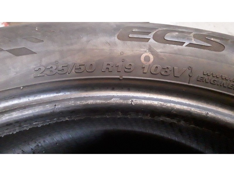 Recambio de neumatico pareja para neumaticos reutilizados - referencia OEM IAM 2355019103V KUMHO 235/50/19/103V