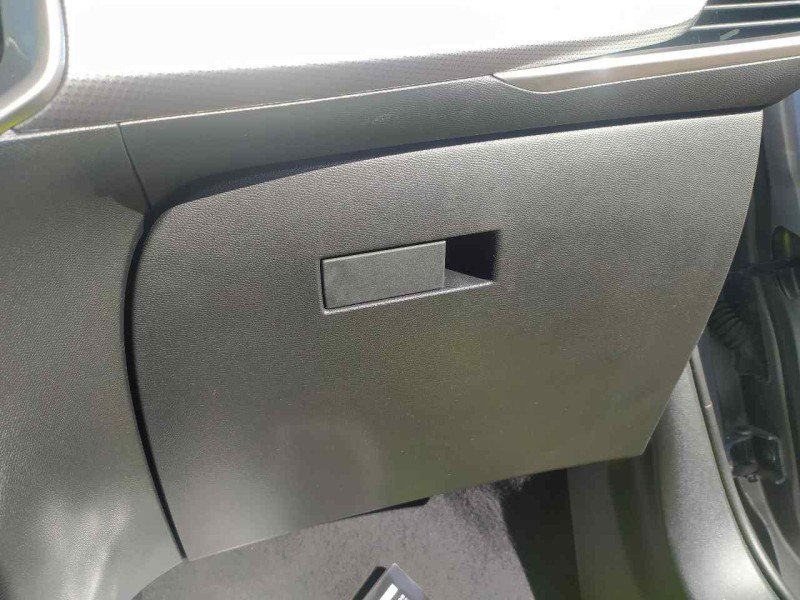 Recambio de guantera para opel mokka elegance referencia OEM IAM 98322499ZD  