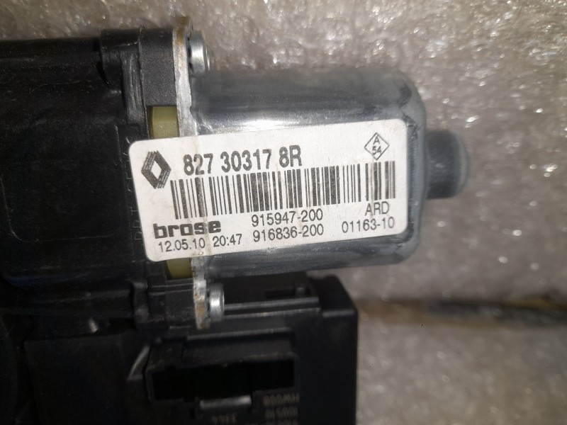 Recambio de motor elevalunas trasero derecho para renault scenic iii grand dynamique referencia OEM IAM 827303178R 915947200 BRO