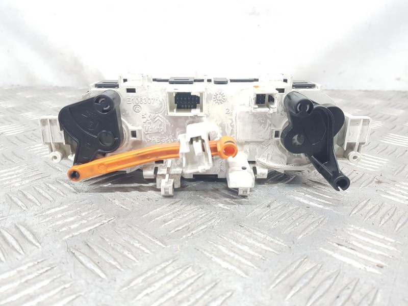 Recambio de mando calefaccion / aire acondicionado para peugeot 208 i (ca_, cc_) 1.2 vti 82 referencia OEM IAM 9672248380  