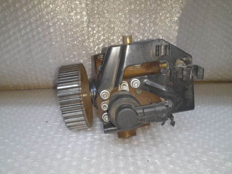 Recambio de bomba alta presion para citroën c4 berlina 1.6 16v hdi referencia OEM IAM 9683703780A 0445010102 BOSCH