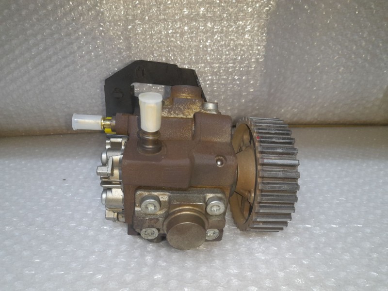 Recambio de bomba alta presion para citroën c4 berlina 1.6 16v hdi referencia OEM IAM 9683703780A 0445010102 BOSCH