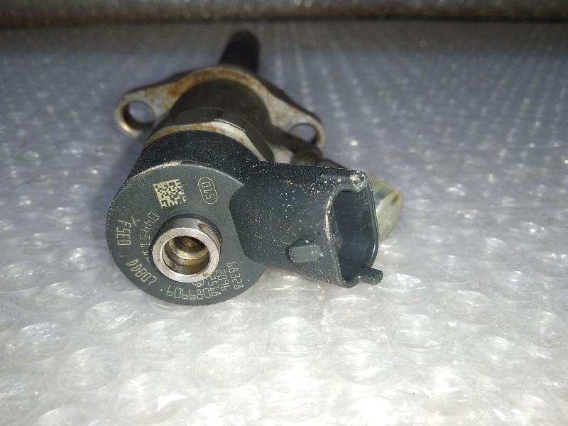 Recambio de inyector para peugeot partner (s2) combi plus referencia OEM IAM 606680 0445110239 BOSCH