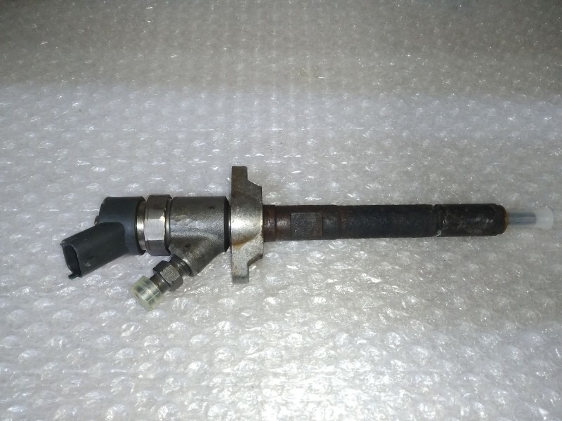 Recambio de inyector para peugeot partner (s2) combi plus referencia OEM IAM 606680 0445110239 BOSCH