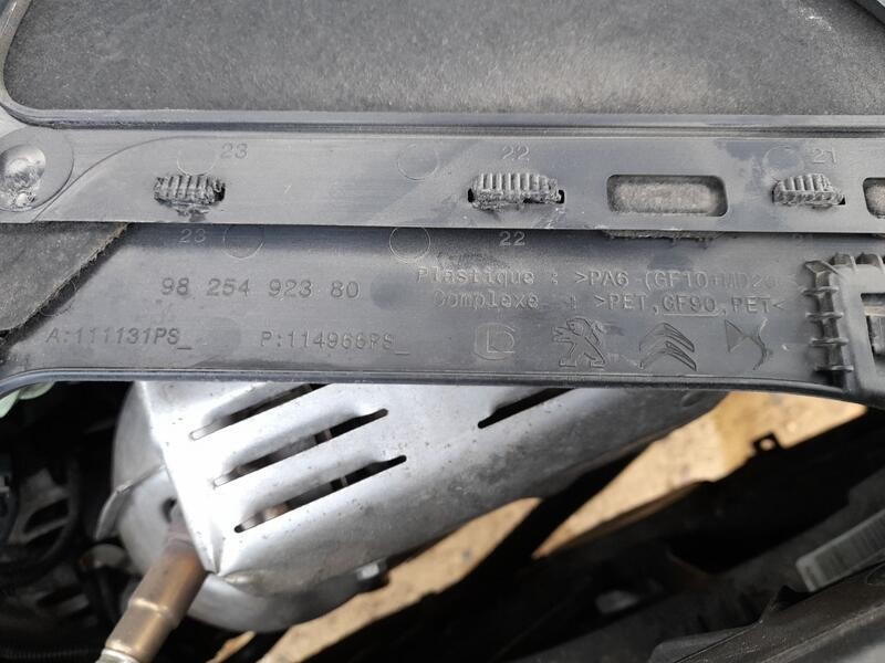 Recambio de tapa motor para peugeot 5008 ii (mc_, mj_, mr_, m4_) 1.2 (mrhnyh, mrhnyw, mrhnsj, mrhnsu, mrhnsm) referencia OEM IAM