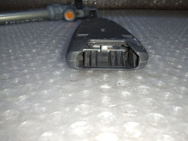 Recambio de pretensor airbag izquierdo para renault megane ii berlina 5p authentique referencia OEM IAM   INTERIOR